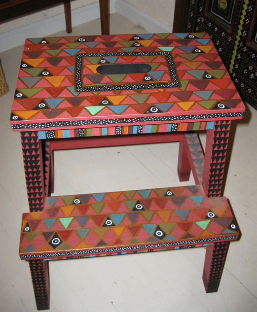 Роспись по мебели: детский стол и стул