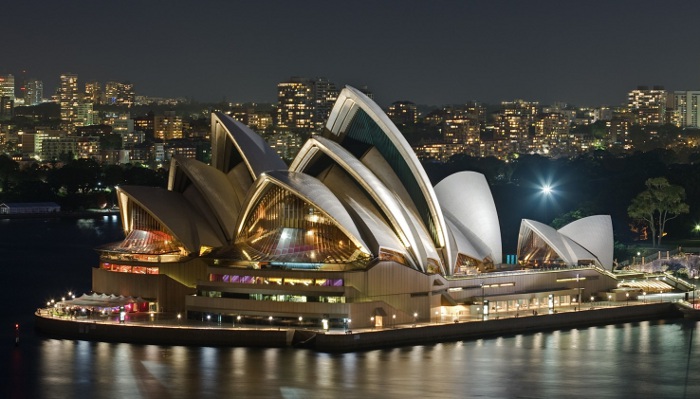 Оперный театр ночью. Сидней, Австралия