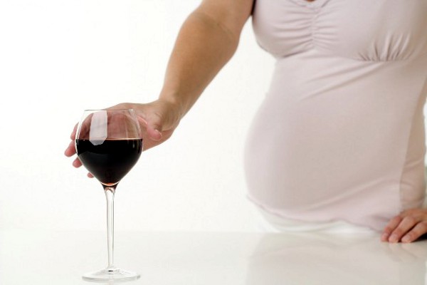 Можно ли пить алкоголь при беременности?