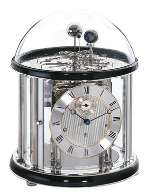 Настольные часы Hermle 22823-740352 в стиле модерн из стекла и металла